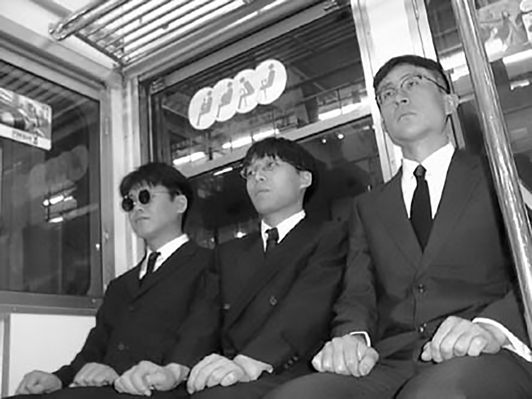方法公式写真2000  左から 足立智美、松井茂、中ザワヒデキ  撮影 福永綾子
