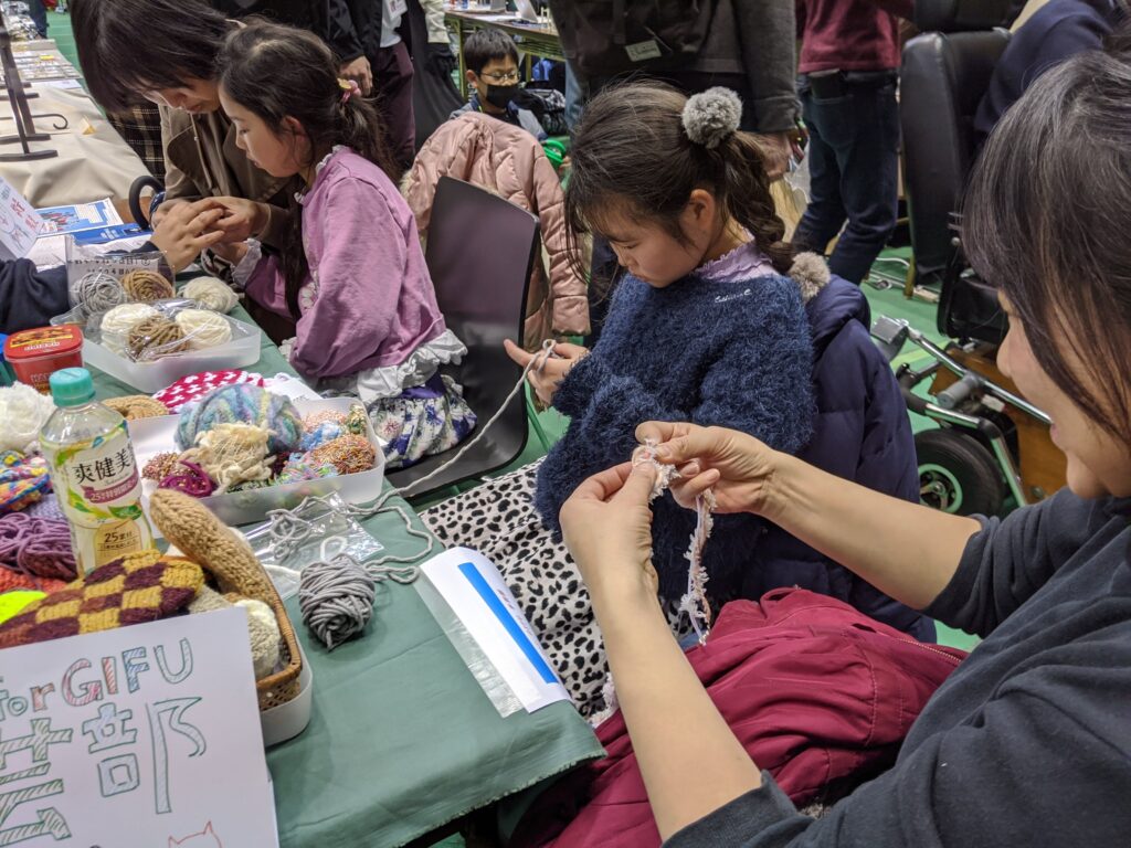 ニットピクニック〜通りすがりの人が参加できるピクニックを目指して